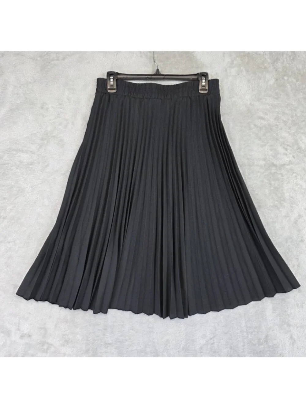 T Tahari Skirt Womens M Black Pleated Midi Elastic Waist Pull On Work Office - Picture 2 of 8